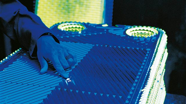Analyse des fissures des plaques inclut dans le service de reconditionnement Alfa Laval