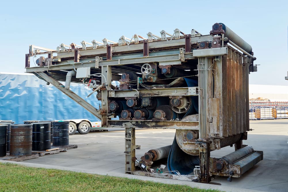 Usure d'une presse a bandes pour deshydratation des boues industrielles dans une raffinerie aux USA