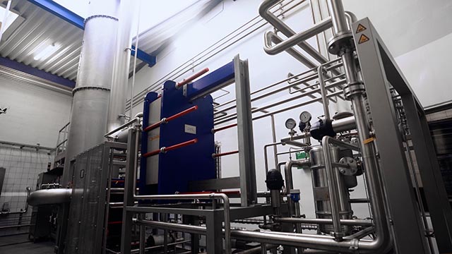 le module de désalcoolisation de la bière par stripping  De-alc installé chez Royal Unibrew par Alfa Laval